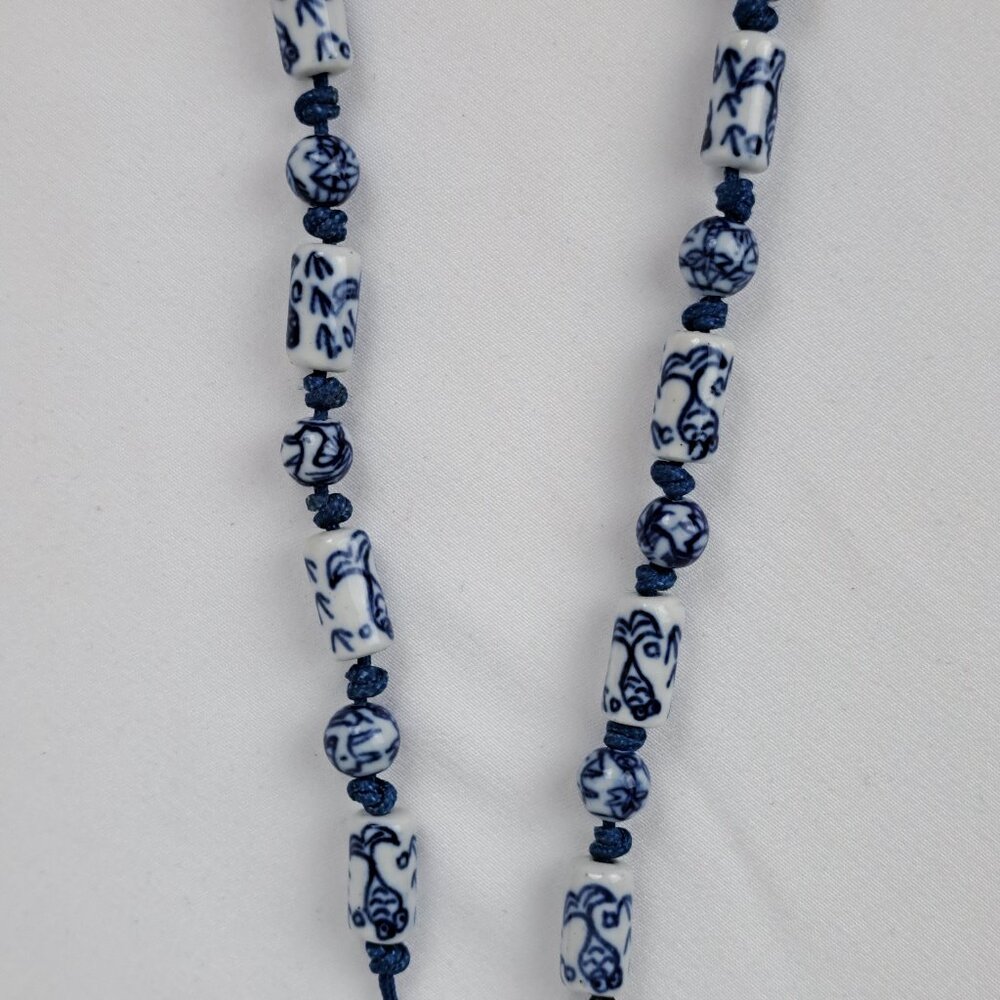 Vintage Chinese Porcelain Koi Fish & Flower Beaded Double Knotted Necklace - Picture 4 of 16